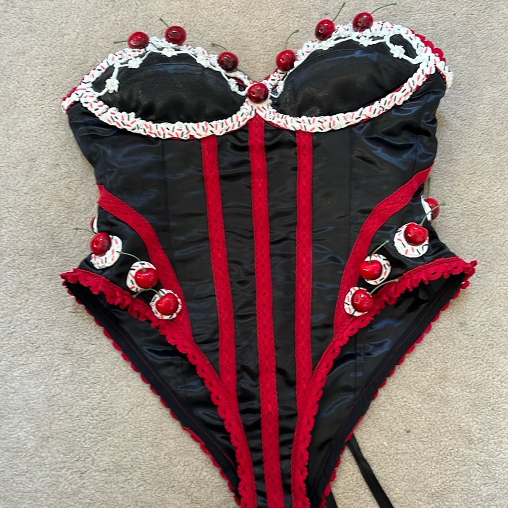 Goth cherry cake